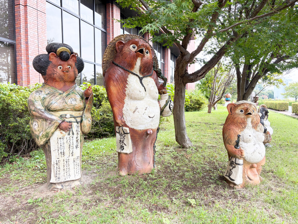 館林市役所のたぬき